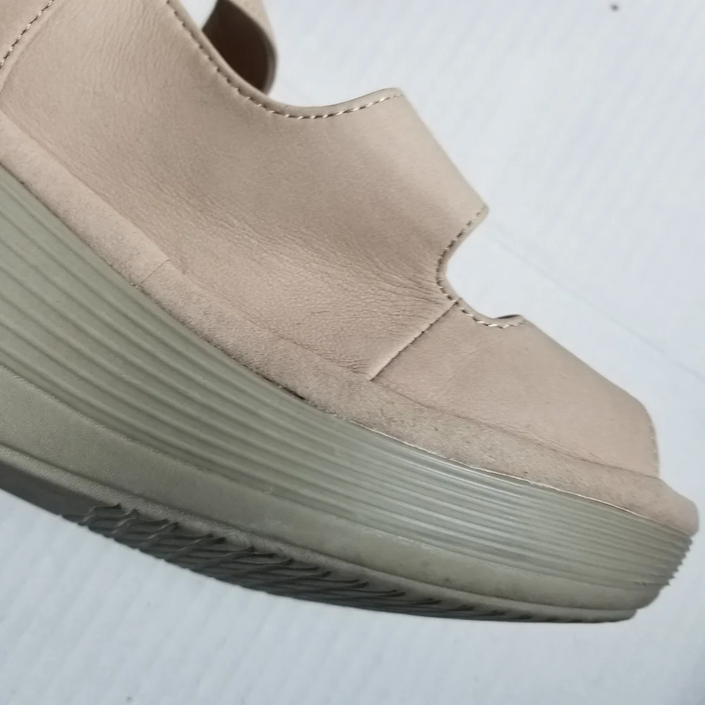 CLARKS COLLECTION SOFT CUSHION WEDGE SHOES SIZE 9
